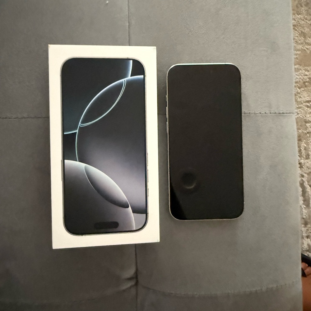 iPhone 15 pro 128gb Titanium White